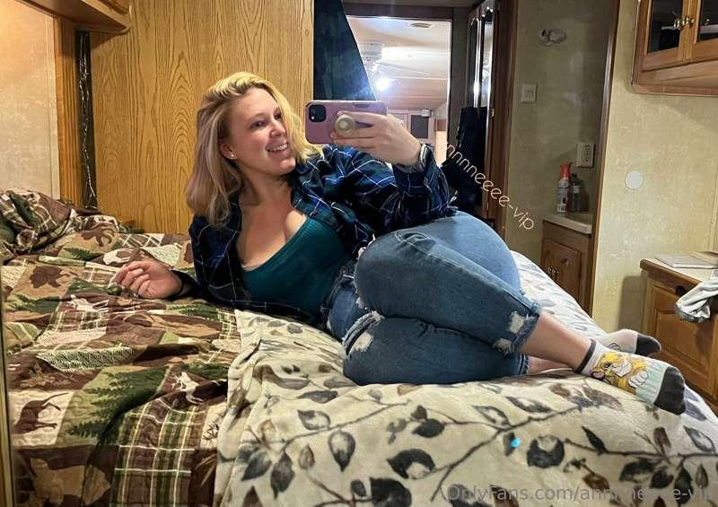 Some casual late night selfies from last night 🌙 ⭐️