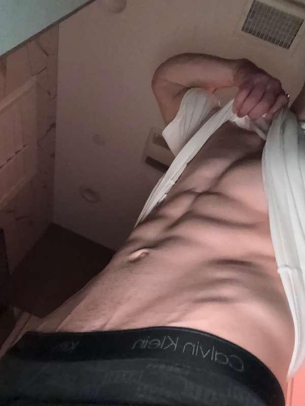 Abs needed their own post 😜