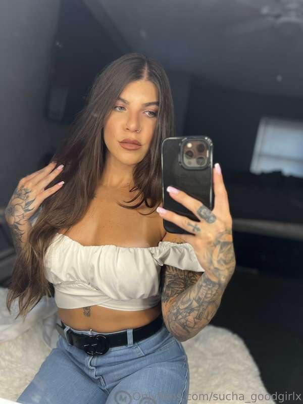 Buy this girl dinner and she will shower you with appreciati..