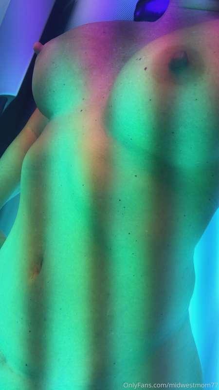 Tanning weather hasn’t hit yet so I had to resort to a tanni..