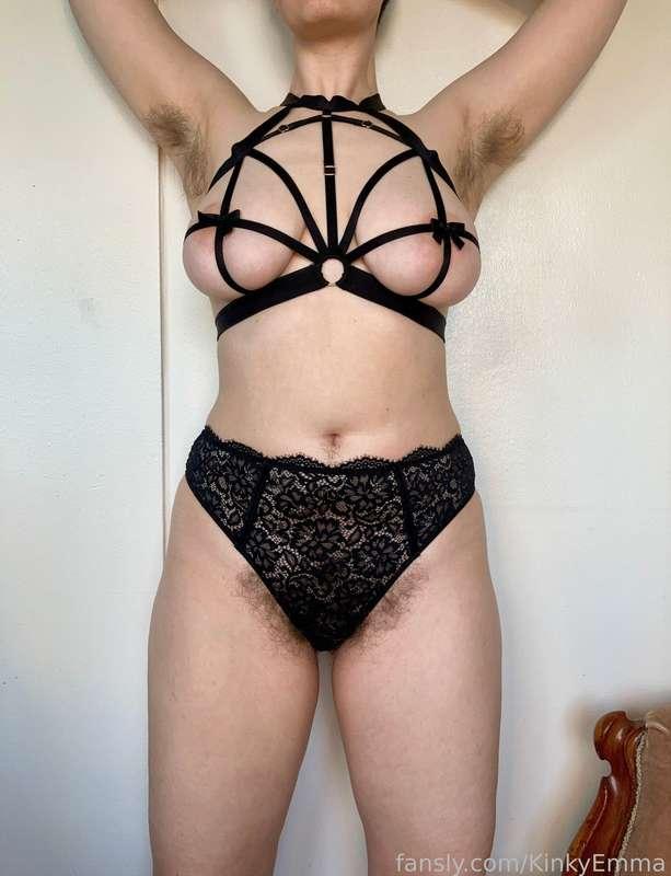 Like my new lingerie? 

#fyp #lingerie #hairy #hairyarmpits #hairypussy #hairycunt #bigtits #bigboobs #redlingerie #blacklingerie