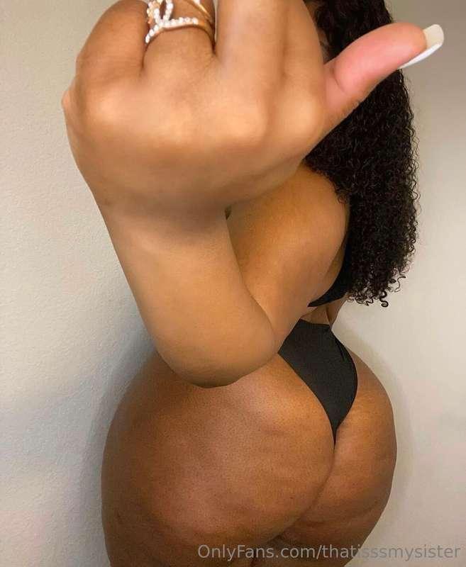 Real booty has cellulite and stretch marks ✨👅 like if you ag..
