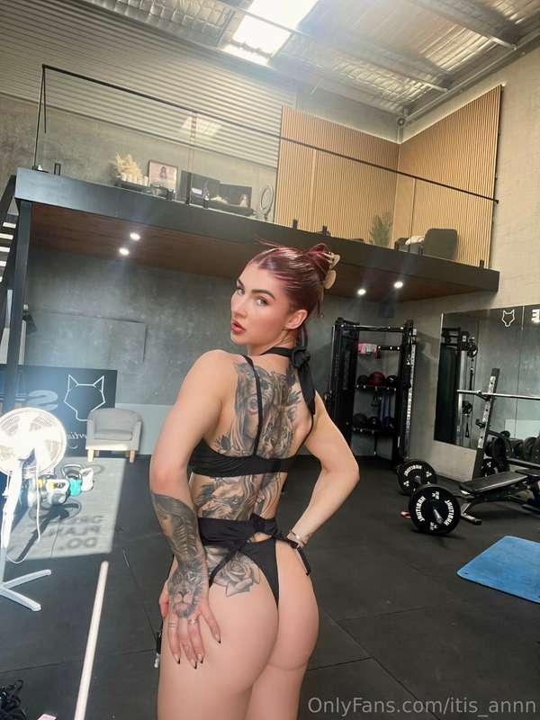 Working out in this outfit 😅