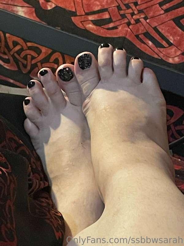 Have some free feet.