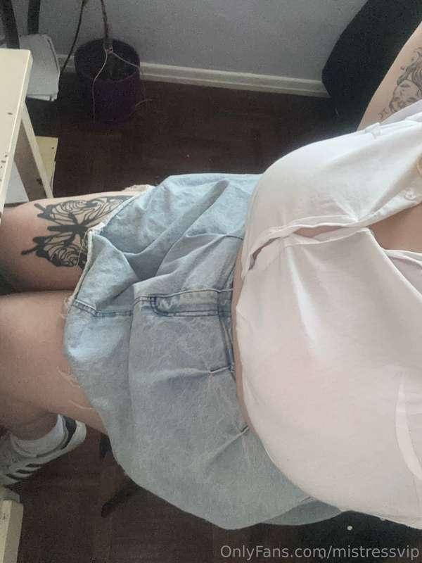 Casual on my desk ready to destroy some married dicks