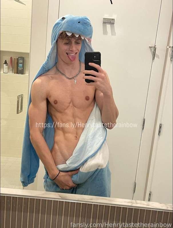 henrytastetherainbow image #2