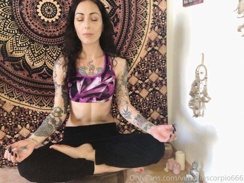Swipe for butt and a pretty accurate collective energy readi..