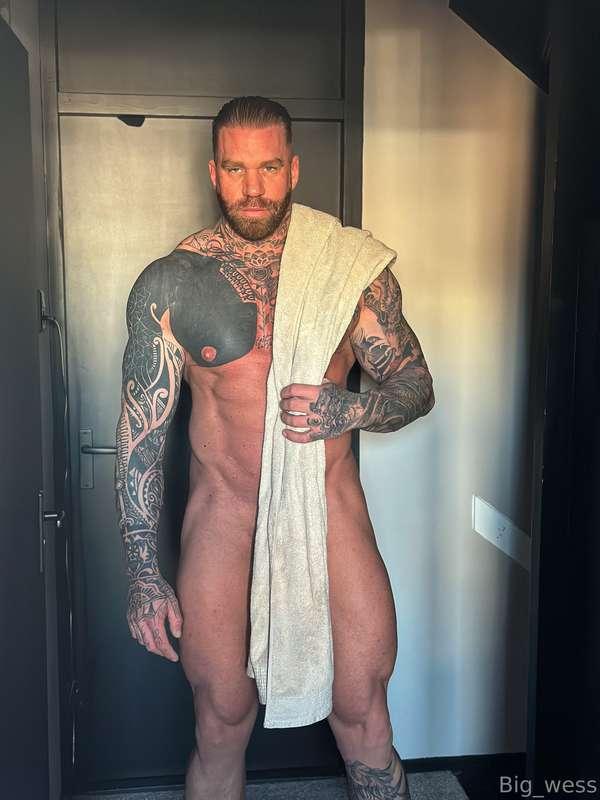 Clean out the shower 😍 to get dirty with you 🥵🥵