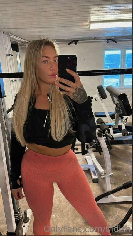 I’m building my own gym at home 😍 so exciting! 🏋️‍♀️