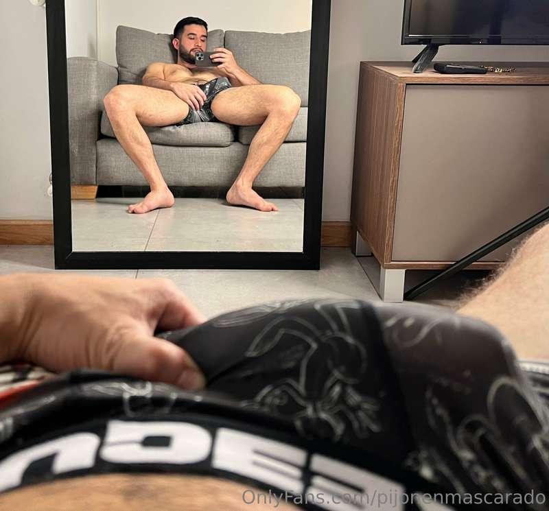 I want you to kneel and take out my hard cock 🍆 

Tengo gana..
