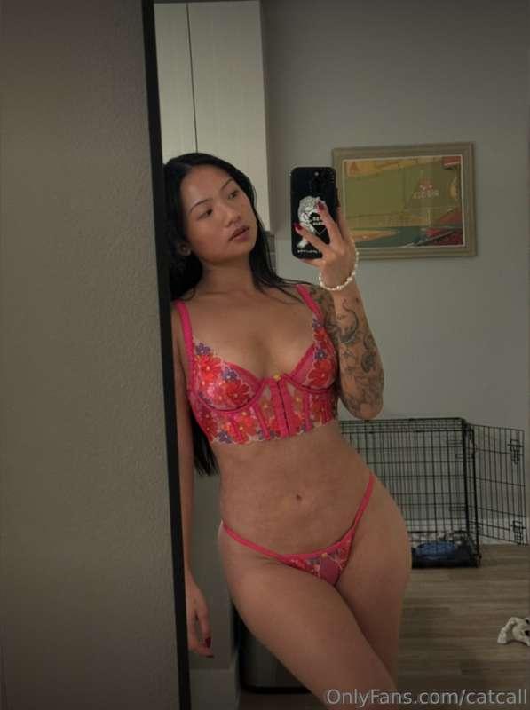 Cum say hi baby 😏 I don't bite.. that hard @cattiiieeen 