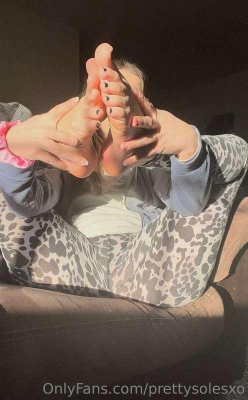 The sun was bright ☀️ 🦶🏼