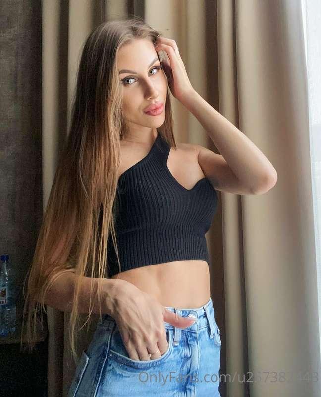 Hi 👋 Let’s  get acquainted?  I am a sweet girl who loves to ..
