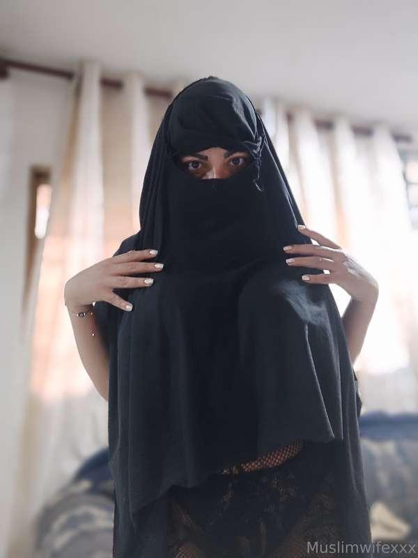 I don't know about you but I love the color black 