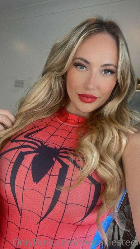 Who wants to see spider woman get fucked? 😈
