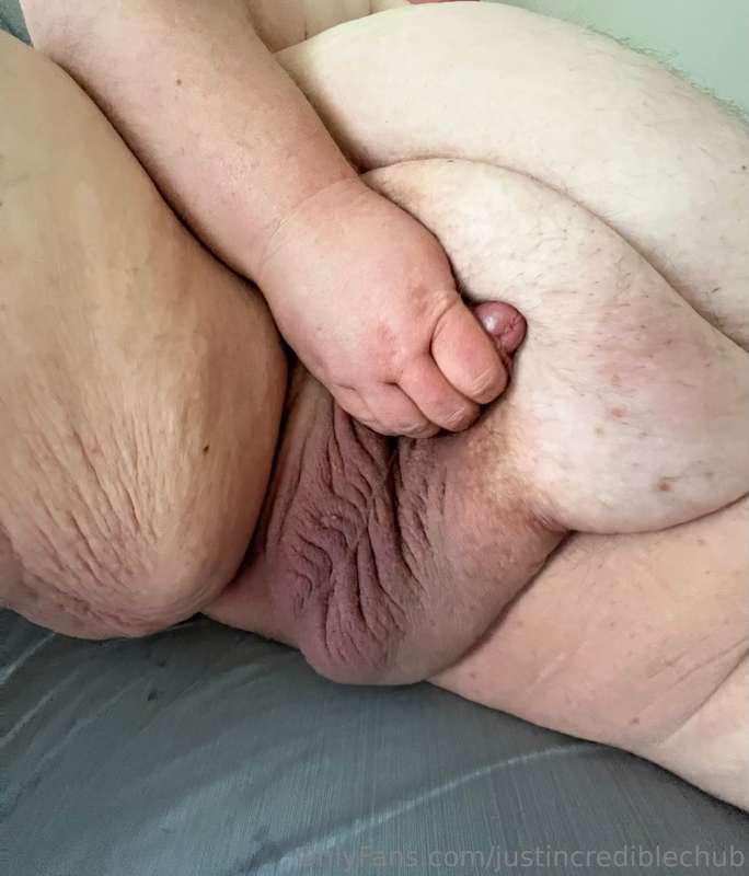 Horny as hell this morning. Who wants to help?
