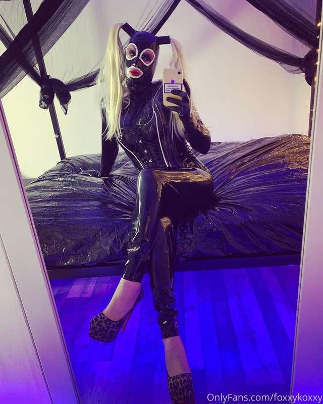 It’s been too long since I felt latex on my skin, got a nice..