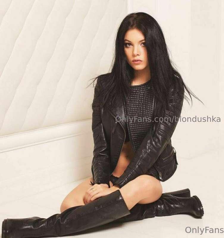 ## 💖@paulina_guess 💋FREE PAGE💋@paulina_guess💖At first glance..
