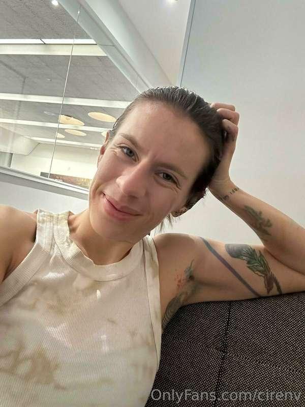 Made it back to the States. 🛬 How’s your morning? 😊