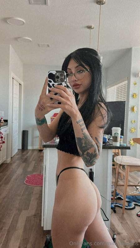 going LIVE tonight!   AT 8 PM PACIFIC / 9 PM MST / 10 PM CEN..
