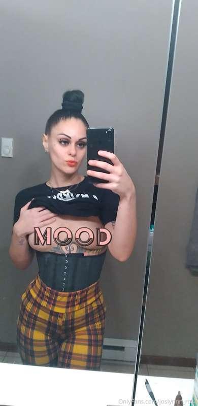 joslynnn_rose image #0