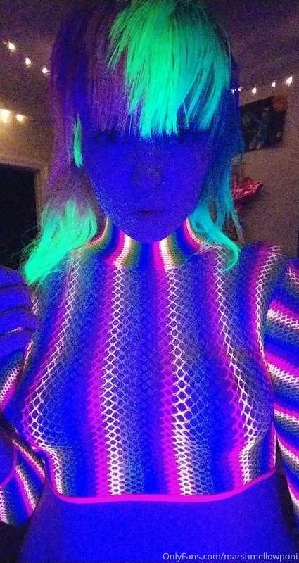 New Hair, New Me! If you want some Glow for Show, lemme know..