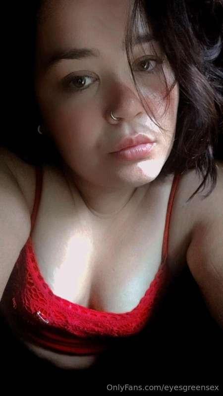@Eyesgreensexhi babe are you looking for a girlfriend?❤️💋💖he..