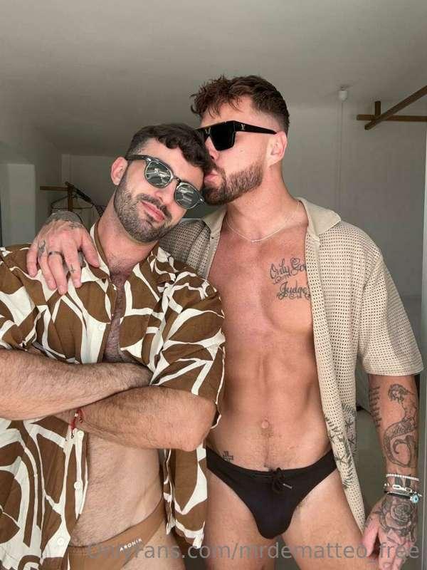 Getting up to no good with @joshmoorexxx in Mykonos ;)

DM m..