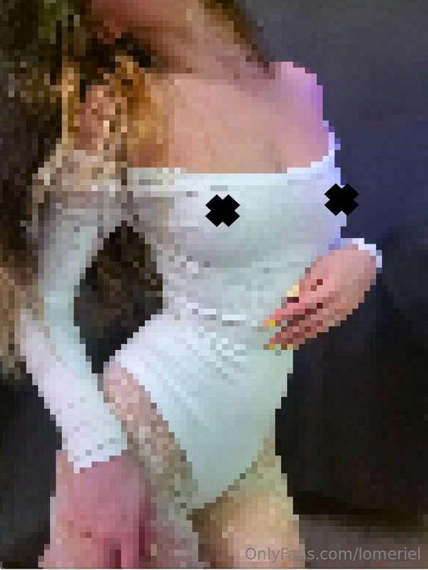 If you can handle all 3 unlocked photos…I might send you one..