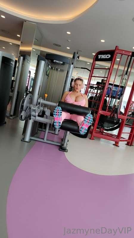 POV when I'm at the gym... would you sneak a shot like this?..