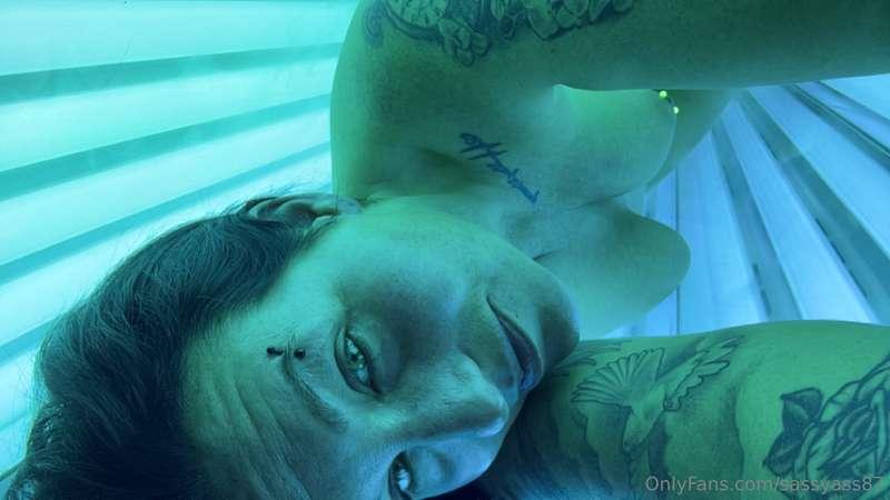 Little tanning bed 😘😘😘