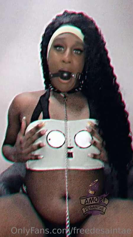 I wanna start more b d s m content sooo bad