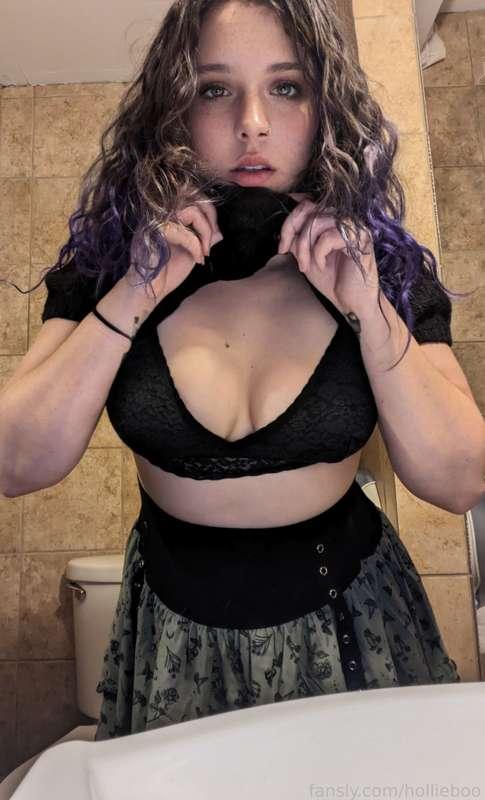 So you wanna see my boobs? 


https://fans.ly/r/Hollieboo

#fyp #pawg #tease #egirl #sexy #skirt #bra #milf #egirl #cutie 