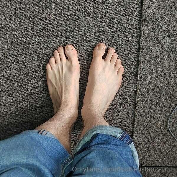 Size 9 male feet #footfetish #malefeet