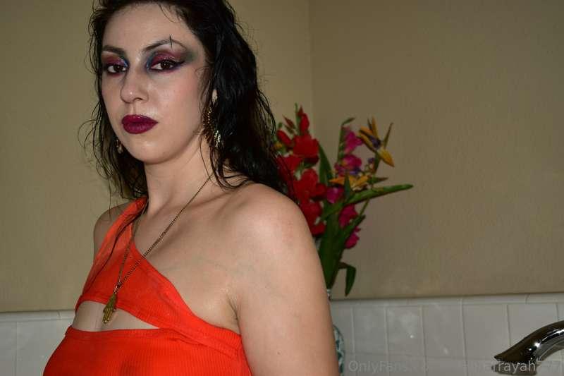 bath tub pics ;)