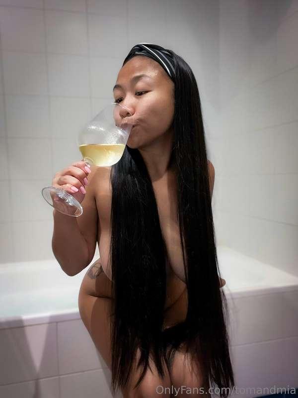 Me time 💦🥂 I don’t mind if someone joins me though 🙊👅