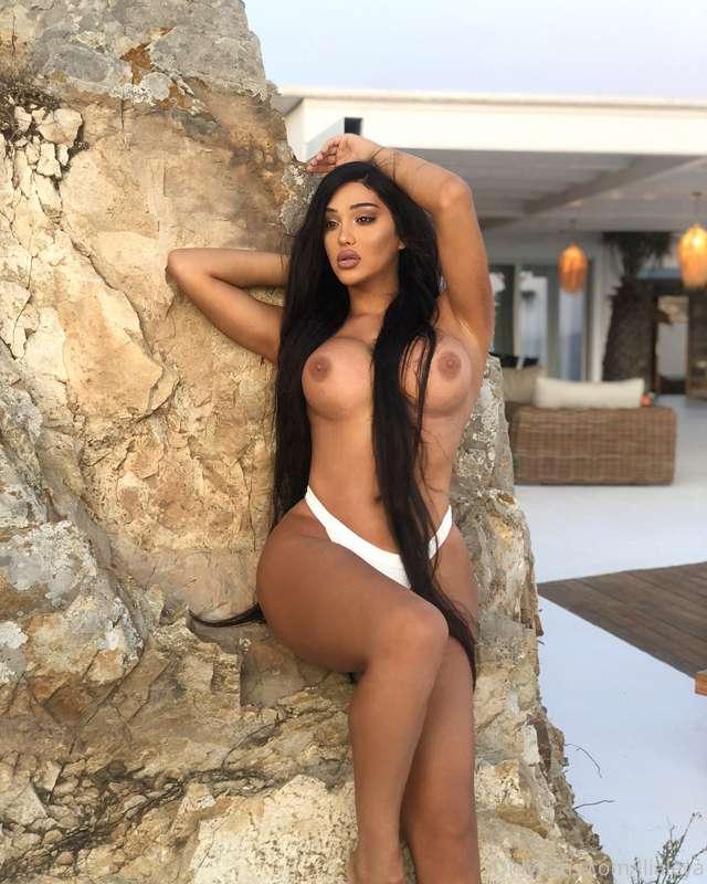 I miss summer so much :( Imagine being naked in an exotic is..
