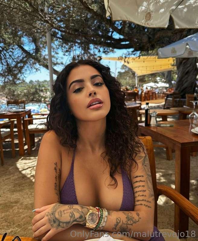 bikini tops only ✔️