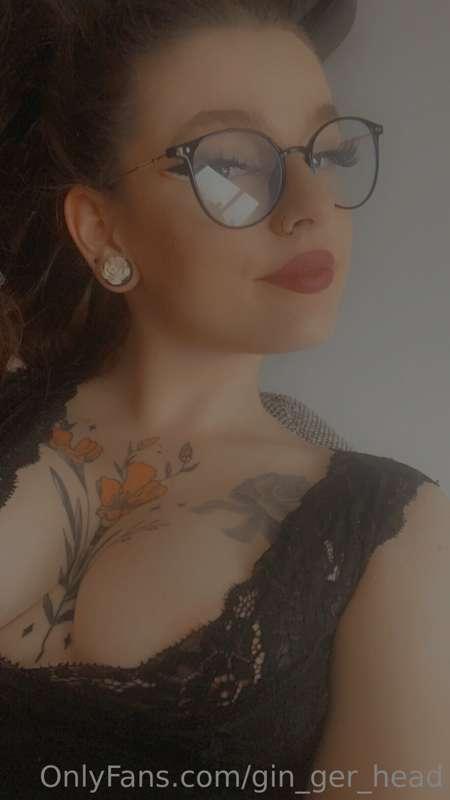 Mám chuť mrdat. Pojď mi pomoct, abych z tebe byla pořádně mo..