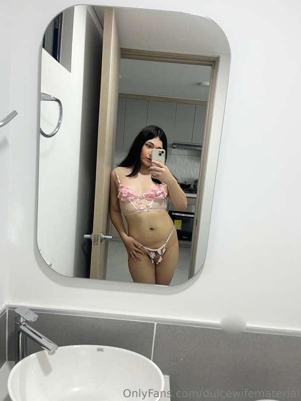 Amo tanto este set rosa de lenceria 😍 podría usarlo todos lo..