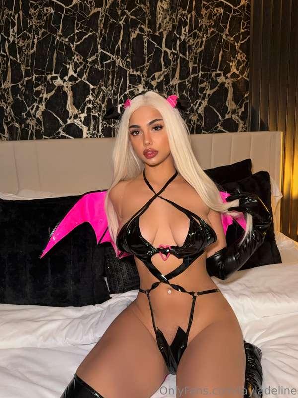 Your favorite pink demon 🩷