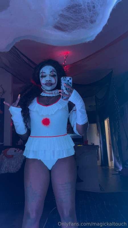 Would u fuck an evil clown ? 🤡🤡👅💦