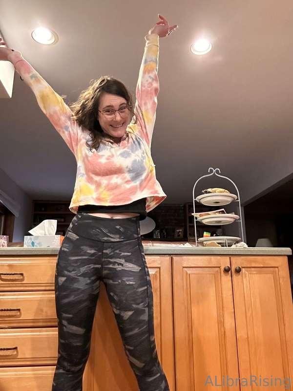 The oven isn’t the only thing hot in this kitchen 🥵