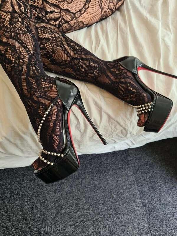 Shove My heel down your throat while I take all your cash