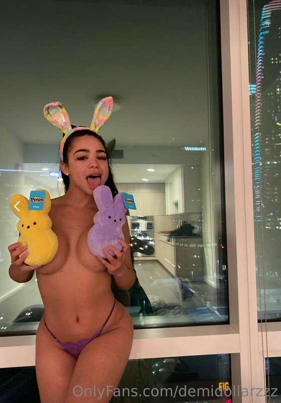 Naughty bunny 🤤