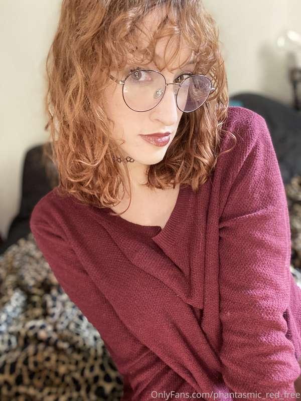 Hi! I’m Red, and welcome to my free page. I’m so happy to ha..