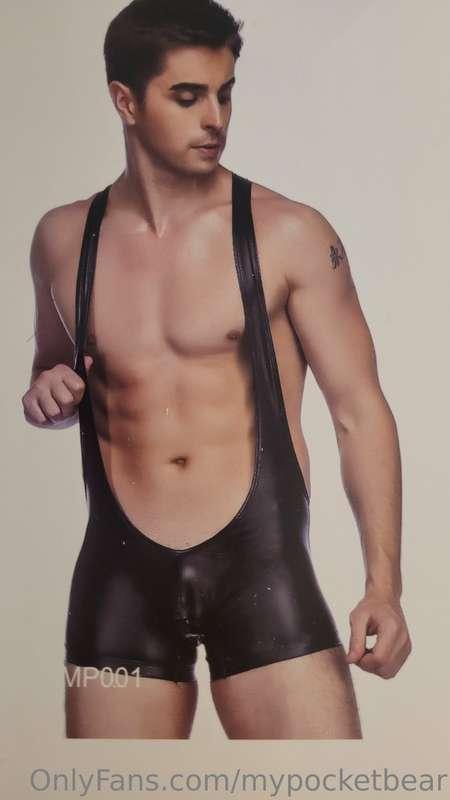 Who wants to wrestle me. Winner tops and I'm not going easy ..