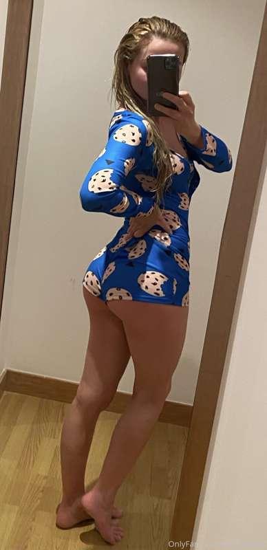 Seems as so many of you asked so nicely. Here’s a booty pic ..