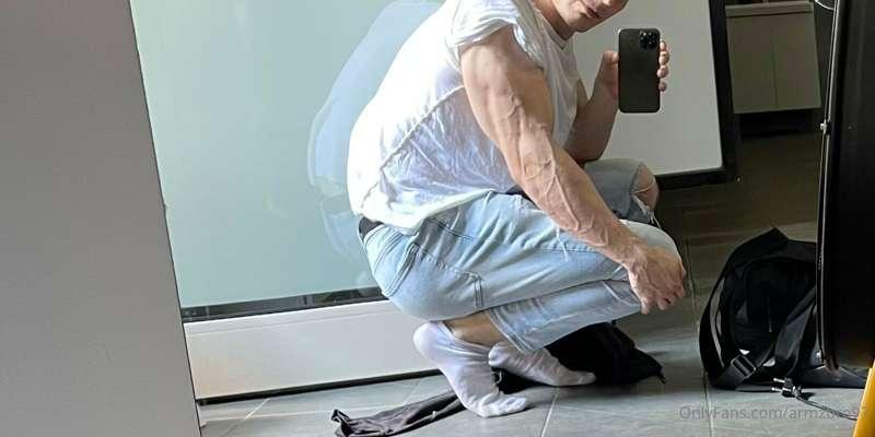 armzbro97 image #0