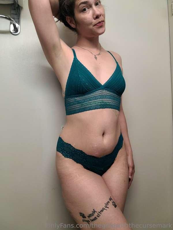 thegirlewiththecursemark image #0